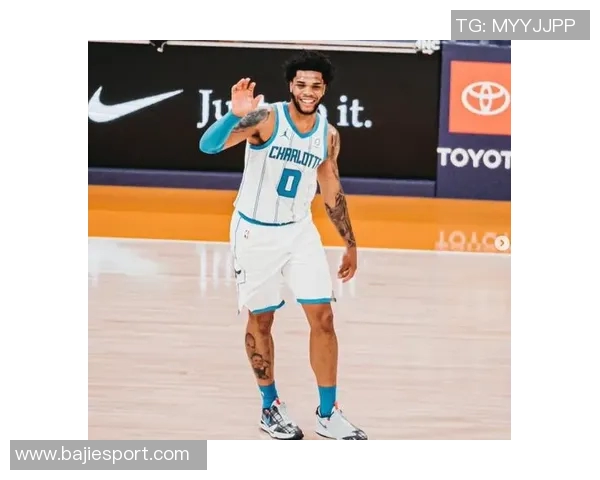 迈尔斯布里奇斯表现出色14投6中贡献17分4篮板三分球命中率高达50