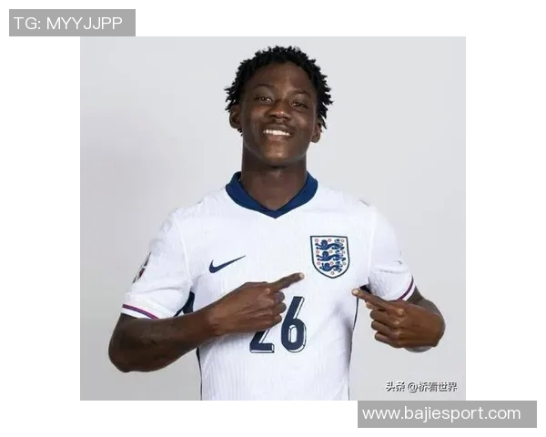 拜仁对曼联中场梅努表现出浓厚兴趣引发关注